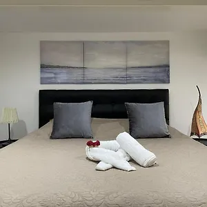 Duplex Situe A 2min De La Gare Du Nord Brussel